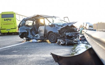 Két halott, teljes útzár az M1-esen