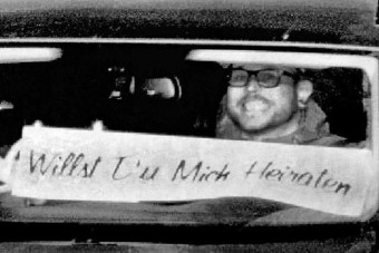 Soha nem látott lánykérés gyorshajtással