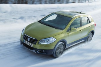 Frissül a Suzuki S-Cross