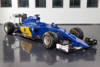 F1: Bekékült az új Sauber 10