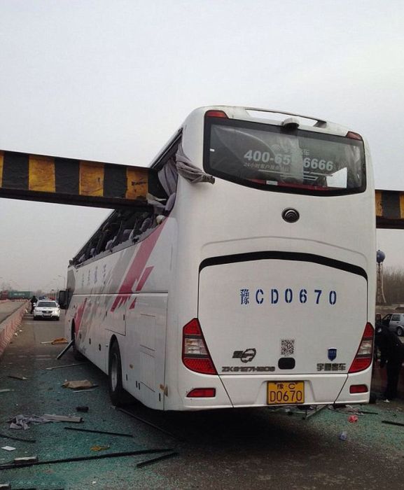 Képeken az év legkegyetlenebb buszbalesete 7