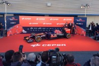 F1: Megmutatták a kis Red Bullt 19