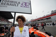 F1: Webbernél és Montoyánál is jobb a tinipilóta 15