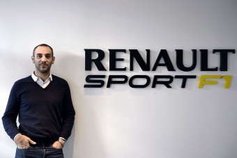 F1: A Renault kivár a fejlesztésekkel