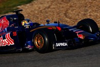 F1: Button kiugrik a bőréből 111