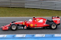 F1: A Ferrari ráijesztett a Mercedesre 125