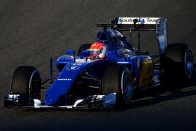 F1: Nem a szponzoroknak villantott a Sauber 142