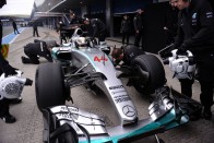 F1: Nem a szponzoroknak villantott a Sauber 145
