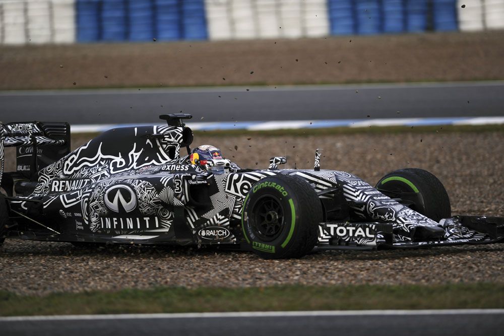 F1: Lemaradásban a Red Bull 64