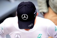 F1: Hamilton egyedül tárgyal a szerződéséről 173