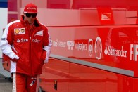 F1: Hamilton nem tojt be a Ferraritól 175