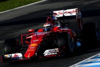 F1: Vettel leáll a sisakcsereberével 179