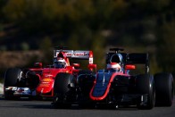 F1: Előbb-utóbb átfestik a McLarent 187