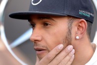 F1: Hamilton nem tojt be a Ferraritól 196