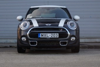 Ennyi ajtóval mennyire marad MINI a MINI?