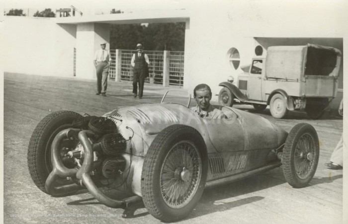 Szabadságon a józanság: Autók csillagmotorral 10