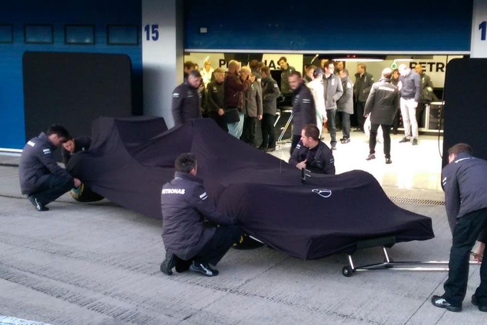 F1: A Mercedes az utolsó pillanatig variál 7