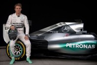 F1: A Mercedes az utolsó pillanatig variál 23