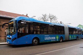 Újabb hibrid és gázos buszok Budapesten