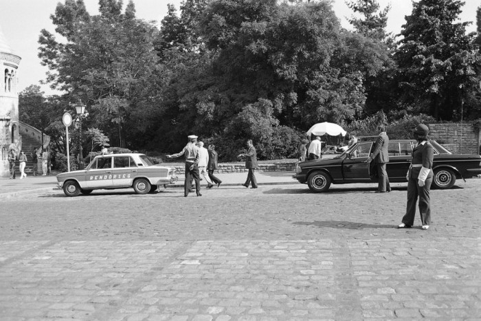 Mit tud a Merkelt védő páncélozott Audi? 11 | Vezess 1928-ban a japán császári família rendelte az első páncélozott Mercedest. De a gyár sima reprezentációs limuzinokban is erős volt. A képet köszönjük az egykori Köztársasági Őrezred fotóarchívuma munkatársainak!