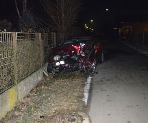 Két kerítést gyalult le egy BMW Debrecenben 8