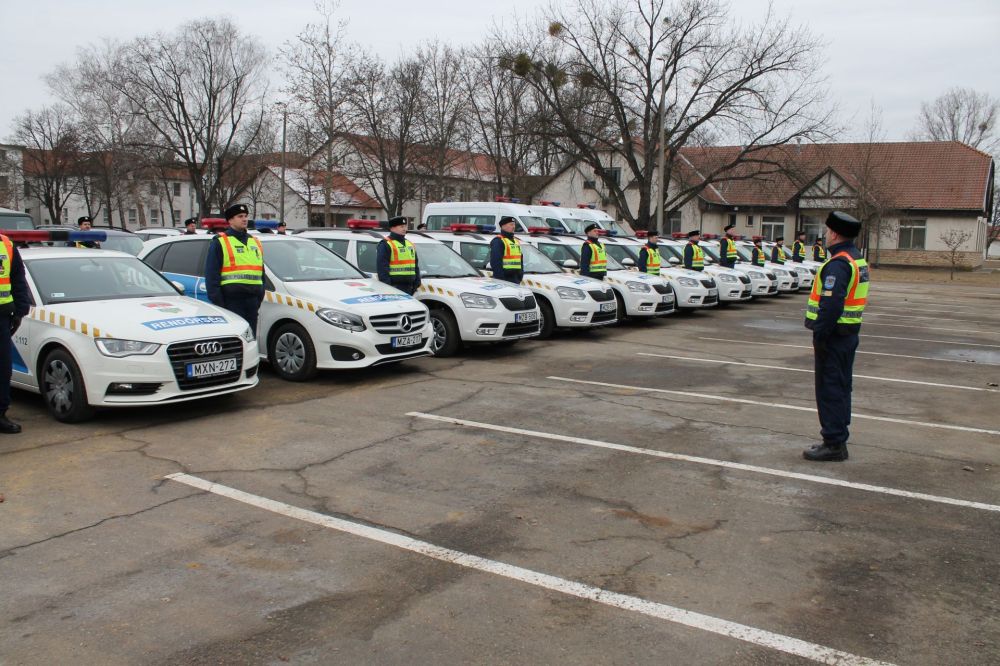 A nap képe – új autókat kaptak a szabolcsi rendőrök 8