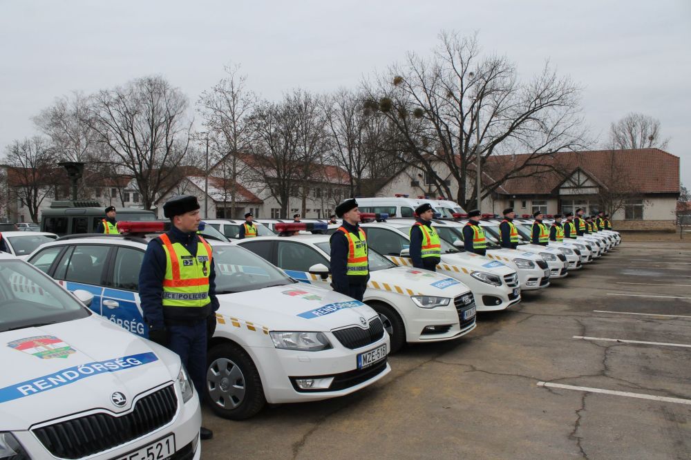 A nap képe – új autókat kaptak a szabolcsi rendőrök 9