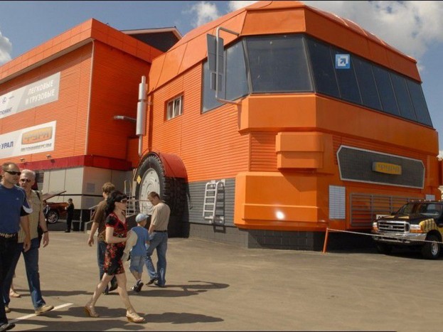 Vigyázat! Ez csak egy kamionnak látszó tárgy 5 | Vezess Vigyázat! Ez csak egy kamionnak látszó tárgy 5