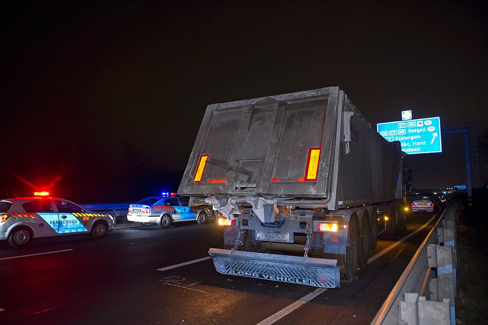 A nap képe – 11 autót rongált meg egy teherautó az M3-ason 3