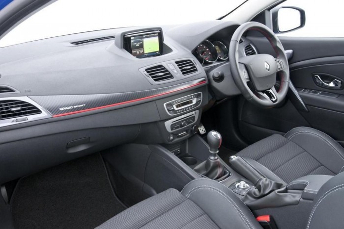 Belépő sportmodell a Renault-tól 6 | Vezess Belépő sportmodell a Renault-tól 6