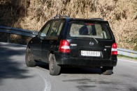 Ő egy Mazda Demio, a Mazda2 ükapja