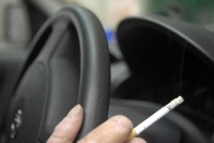 Szigorítás a dohányzó autósoknak 2