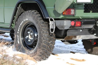 Katonai járművek lepik el a magyar utakat