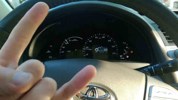 1,1 milliót spórolt az autós, aki inkább otthon szerelt 11