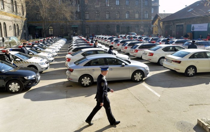 A nap képe – 204 új autót kaptak a budapesti rendőrök 6 | Vezess A képre kattintva galéria nyílik!