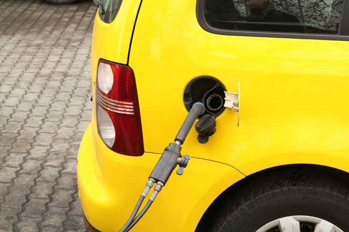 Főleg taxisokat látni a földgázkutakon