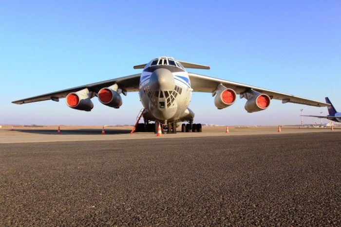 Ez a gép hozta Putyin páncélozott limuzinját Budapestre 6 | Vezess Ez a gép hozta Putyin páncélozott limuzinját Budapestre 6