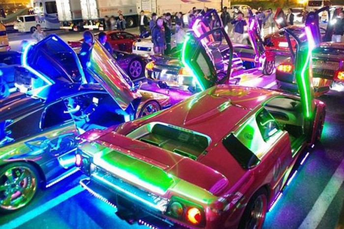 Ahol Lamborghinik tucatjaiból csinálnak bazári majmot