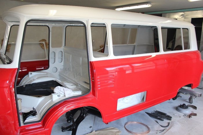 A B1000-res karosszériája a festés után 