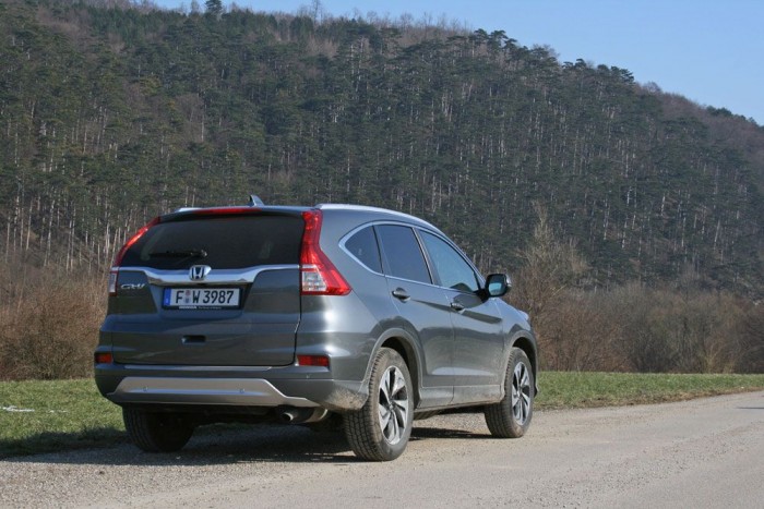 Enyhén módosult a hátsó lámpa