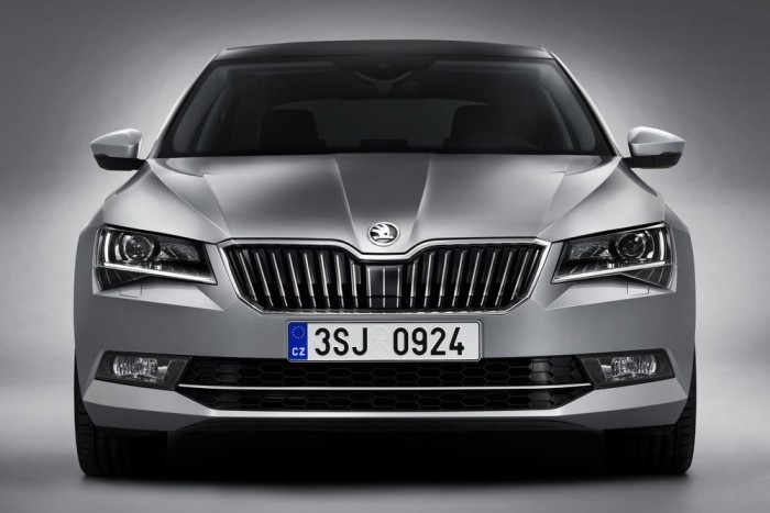 Hivatalos: itt az új Škoda Superb 7
