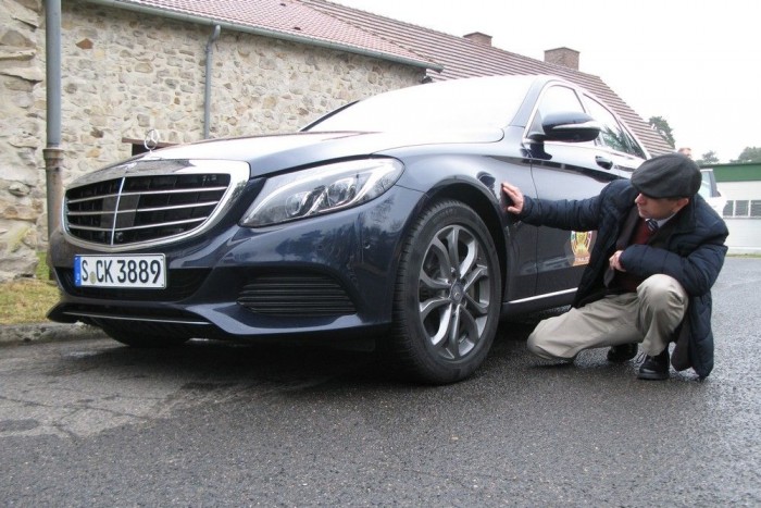 Az év legjobb autói 10 | Vezess Mercedes C-osztály. Légrugóval is, ami máshol csak nagyobb kategóriában kapható. Vagy ott sem