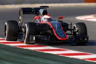 F1: A szél miatt ment falnak Alonso 93