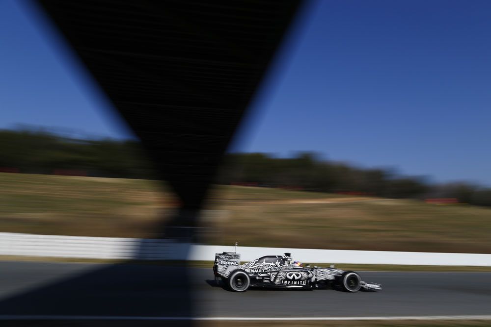 F1: A szél miatt ment falnak Alonso 15