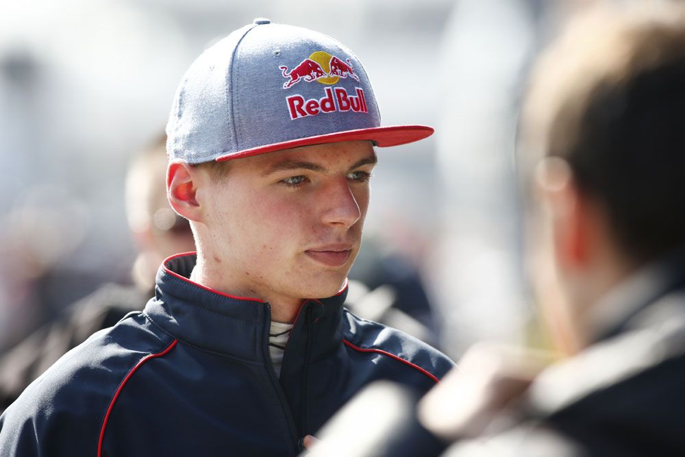 F1: Félidőben a Red Bull az élen 18
