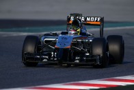 F1: Hamilton rosszul van, kidőlt a tesztről 110
