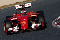 F1: A szél miatt ment falnak Alonso 111