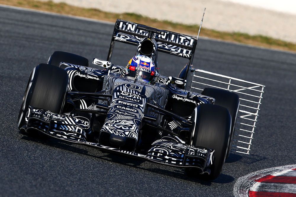F1: Félidőben a Red Bull az élen 28
