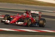 F1: Hamilton rosszul van, kidőlt a tesztről 130
