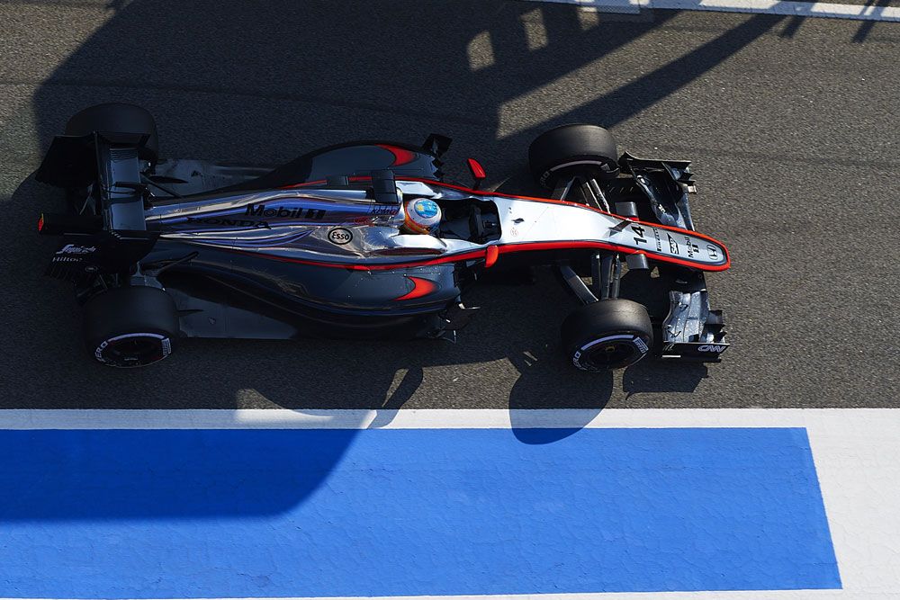 F1: Maldonado Ferrarit verte, a tesztpilóta önmagát 44